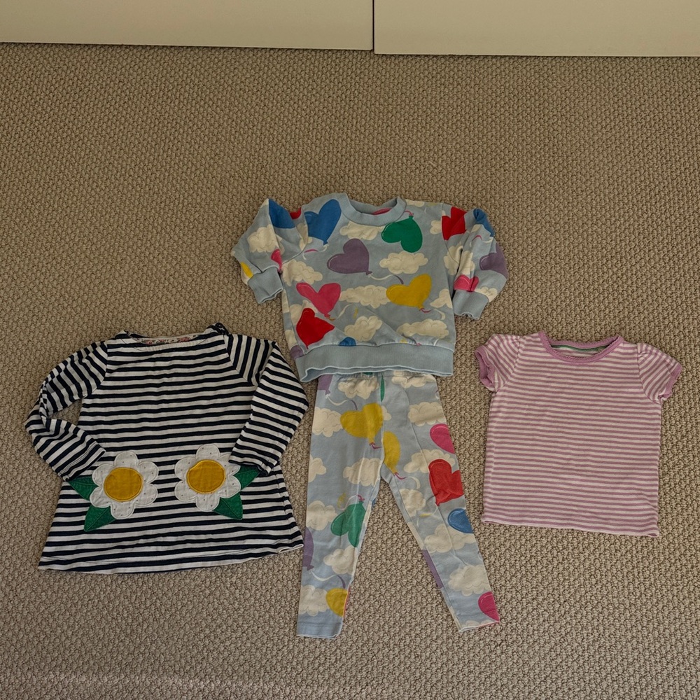 Mini Boden 4-piece Set! Two tops, Sweatshirt, and Leggings sz 2-3 years